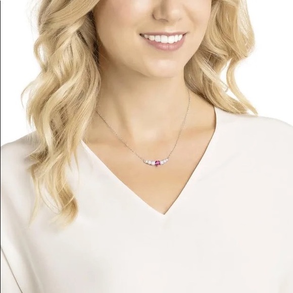 Swarovski Love Necklace with adjustable chain - Picture 4 of 5